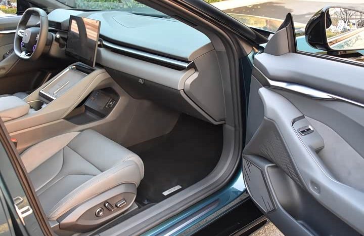 
								XPeng P7 750 4WD High-Performance Ultra full									