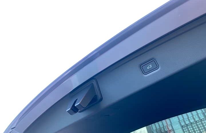 
								XPeng P7 820 km Ultra Long-Range Ultra full									