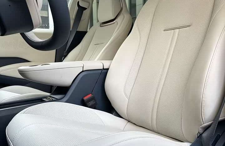 
								ZEEKR X 5-Seat Long-Range Version full									