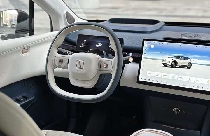 
								ZEEKR X 5-Seat Long-Range Version full									